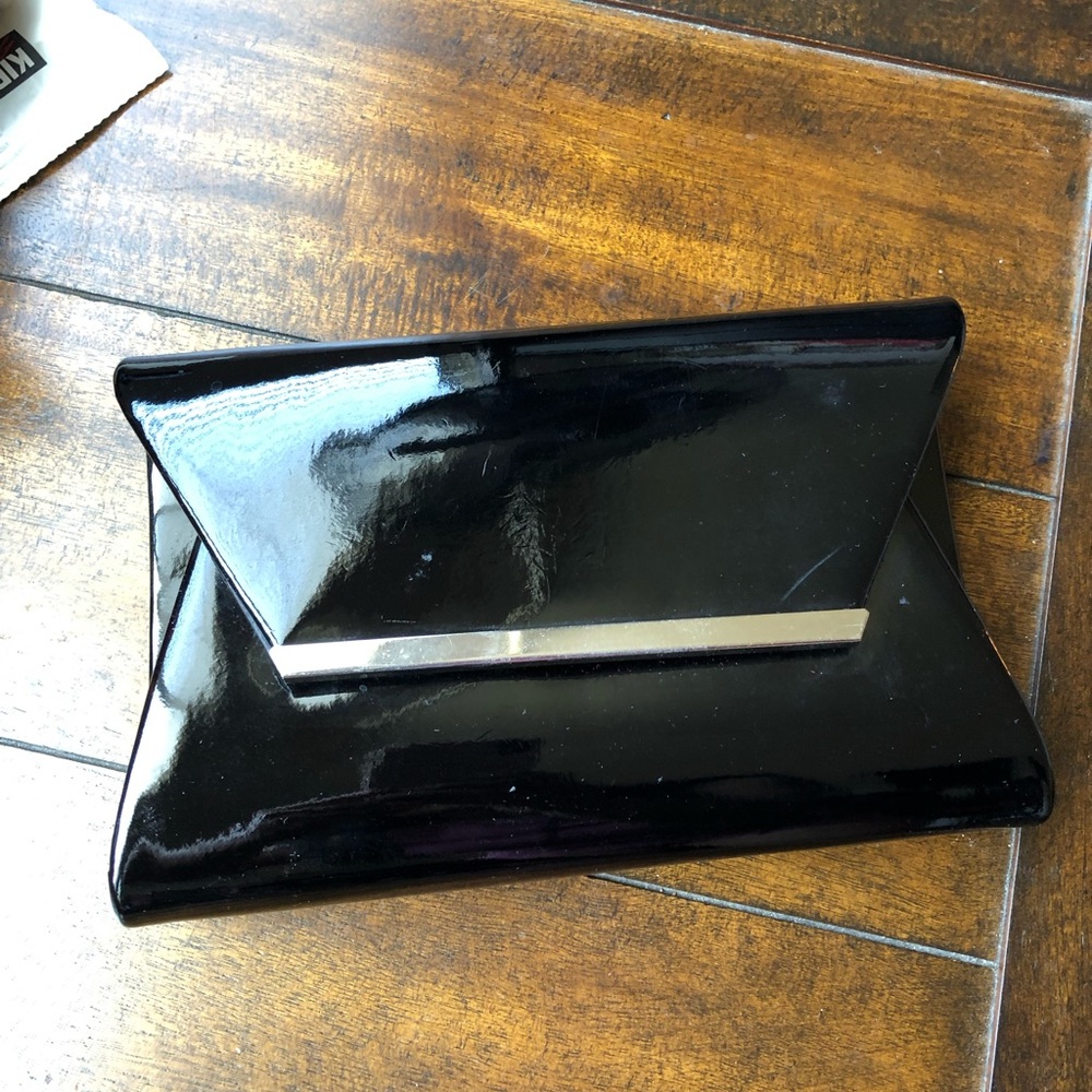 Black clutch